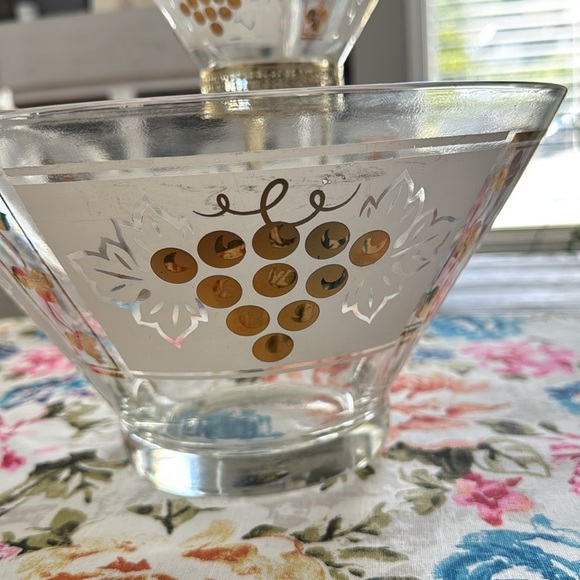 MCM Vintage Glass chip and dip Set with Grapes Design - Picture 4 of 5